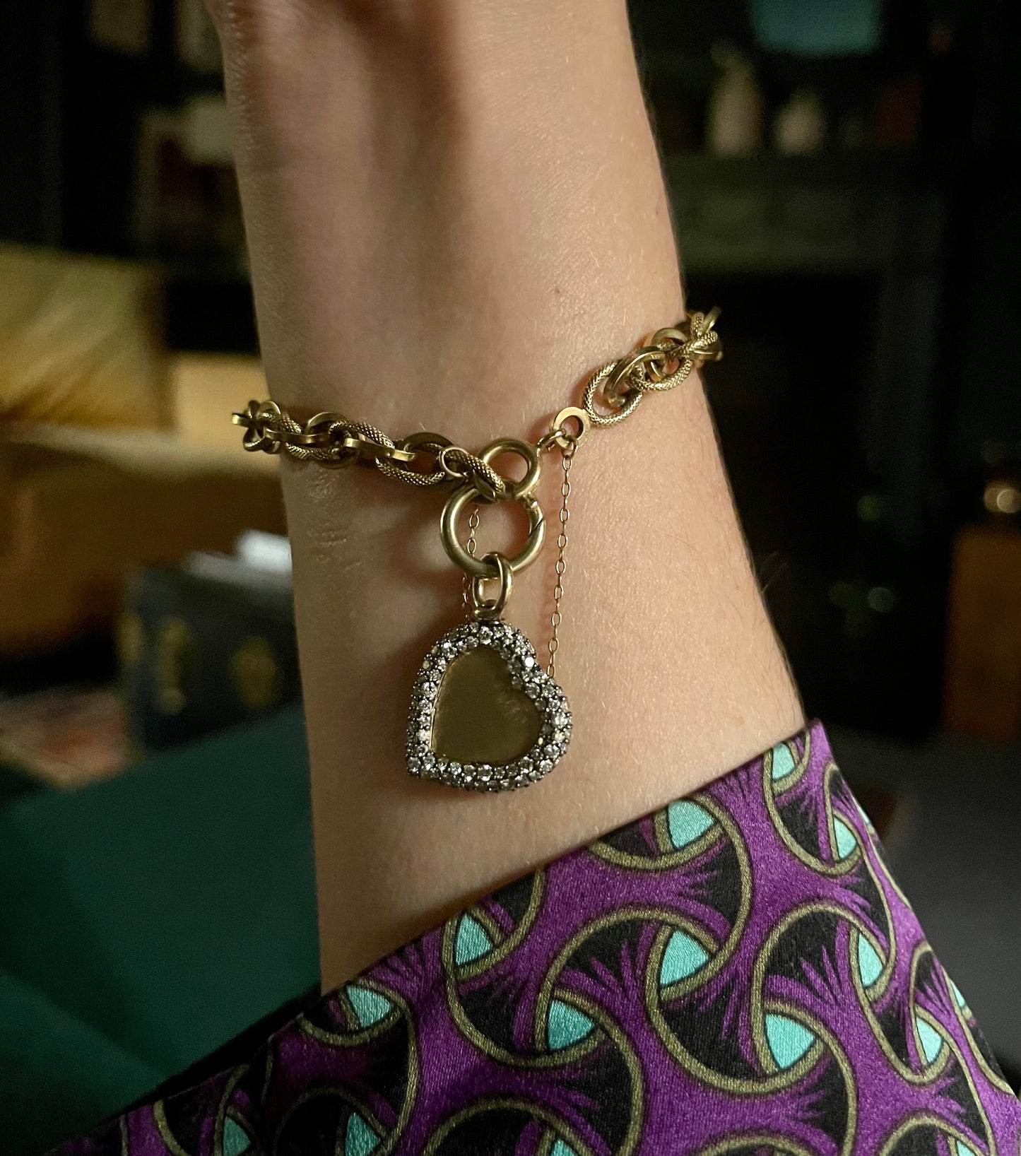 Antique Finish Diamond Chubby Heart Pendant